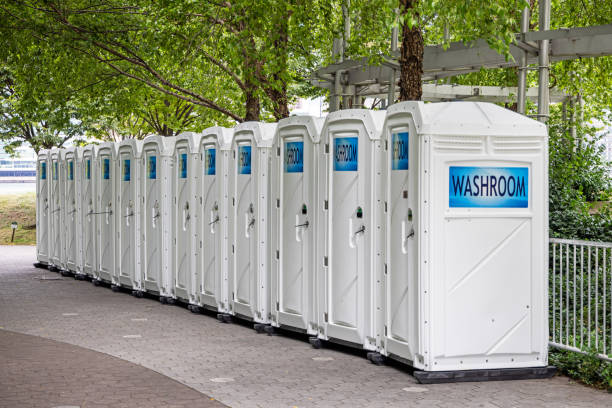 Best Portable bathroom rental  in Raymondville, TX